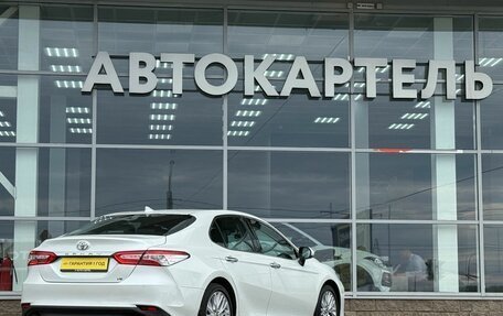 Toyota Camry, 2019 год, 3 330 000 рублей, 2 фотография