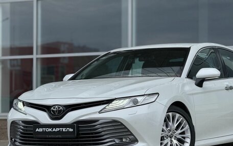 Toyota Camry, 2019 год, 3 330 000 рублей, 6 фотография