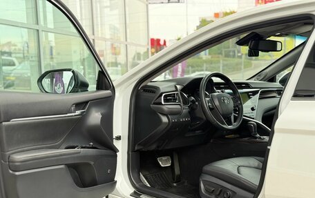 Toyota Camry, 2019 год, 3 330 000 рублей, 21 фотография