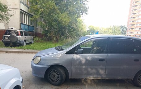 Toyota Nadia, 2002 год, 310 000 рублей, 2 фотография