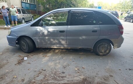 Toyota Nadia, 2002 год, 310 000 рублей, 5 фотография
