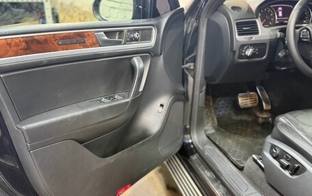 Volkswagen Touareg III, 2010 год, 1 950 000 рублей, 17 фотография