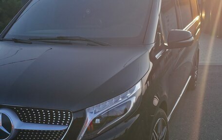 Mercedes-Benz V-Класс, 2020 год, 7 000 000 рублей, 2 фотография