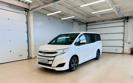 Toyota Noah III, 2020 год, 1 949 000 рублей, 2 фотография