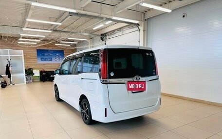 Toyota Noah III, 2020 год, 1 949 000 рублей, 4 фотография