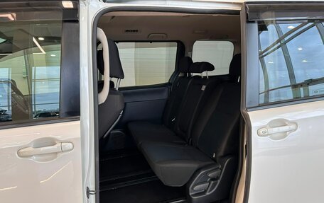 Toyota Noah III, 2020 год, 1 949 000 рублей, 18 фотография