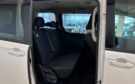 Toyota Noah III, 2020 год, 1 949 000 рублей, 19 фотография