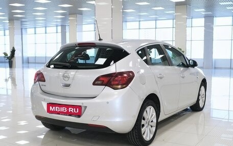 Opel Astra J, 2011 год, 514 000 рублей, 2 фотография