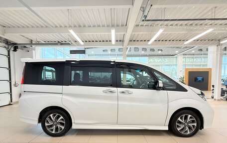Honda Stepwgn IV, 2017 год, 2 049 000 рублей, 7 фотография