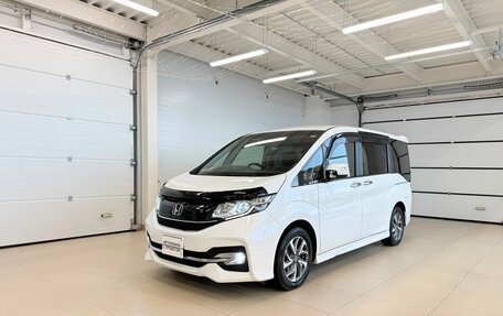 Honda Stepwgn IV, 2017 год, 2 049 000 рублей, 2 фотография