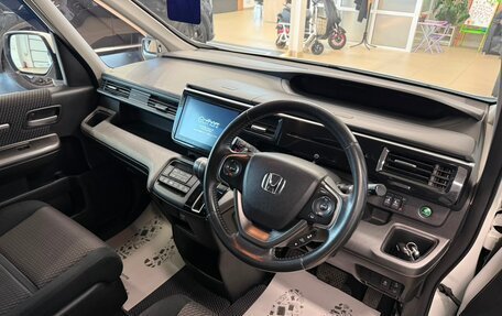Honda Stepwgn IV, 2017 год, 2 049 000 рублей, 11 фотография