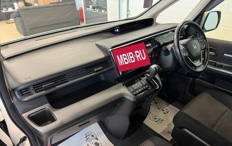 Honda Stepwgn IV, 2017 год, 2 049 000 рублей, 13 фотография