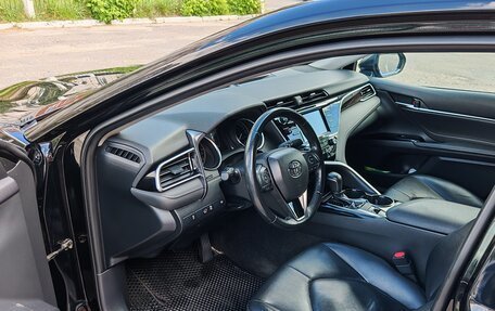 Toyota Camry, 2019 год, 2 600 000 рублей, 2 фотография