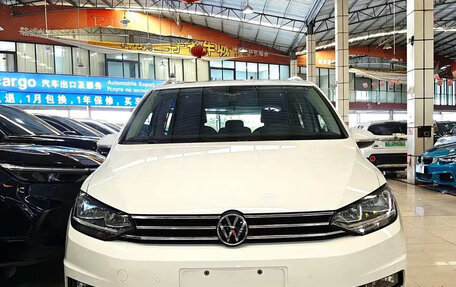Volkswagen Touran III, 2023 год, 2 035 020 рублей, 2 фотография