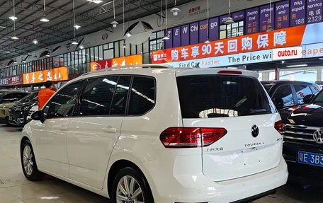 Volkswagen Touran III, 2023 год, 2 035 020 рублей, 4 фотография