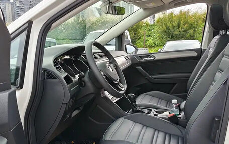 Volkswagen Touran III, 2023 год, 2 035 020 рублей, 13 фотография