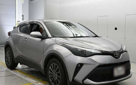 Toyota C-HR I рестайлинг, 2023 год, 1 770 000 рублей, 5 фотография