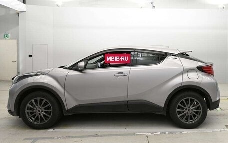 Toyota C-HR I рестайлинг, 2023 год, 1 770 000 рублей, 4 фотография