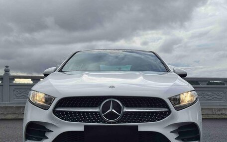 Mercedes-Benz A-Класс, 2022 год, 2 280 000 рублей, 2 фотография