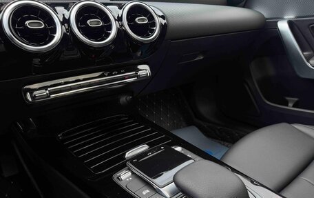 Mercedes-Benz A-Класс, 2022 год, 2 280 000 рублей, 13 фотография