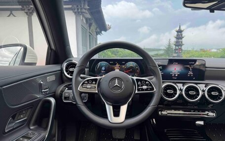 Mercedes-Benz A-Класс, 2022 год, 2 280 000 рублей, 10 фотография
