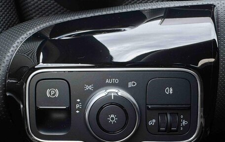 Mercedes-Benz A-Класс, 2022 год, 2 280 000 рублей, 20 фотография