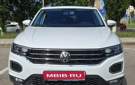 Volkswagen T-Roc I, 2020 год, 2 300 000 рублей, 1 фотография