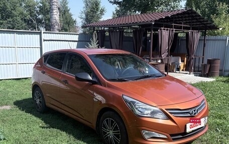 Hyundai Solaris II рестайлинг, 2015 год, 900 000 рублей, 2 фотография