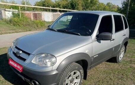 Chevrolet Niva I рестайлинг, 2017 год, 685 000 рублей, 3 фотография