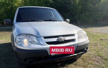 Chevrolet Niva I рестайлинг, 2017 год, 685 000 рублей, 2 фотография