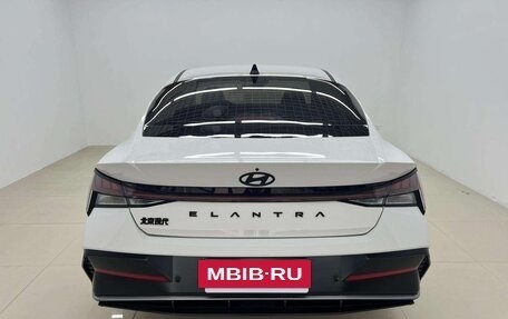 Hyundai Elantra, 2023 год, 1 400 000 рублей, 5 фотография