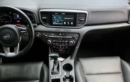 KIA Sportage IV рестайлинг, 2020 год, 2 405 000 рублей, 7 фотография