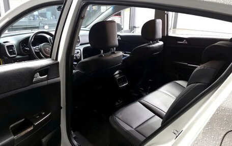 KIA Sportage IV рестайлинг, 2020 год, 2 405 000 рублей, 13 фотография