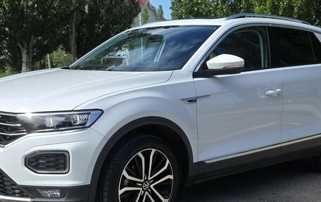 Volkswagen T-Roc I, 2020 год, 2 300 000 рублей, 5 фотография