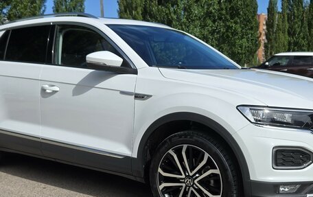 Volkswagen T-Roc I, 2020 год, 2 300 000 рублей, 2 фотография