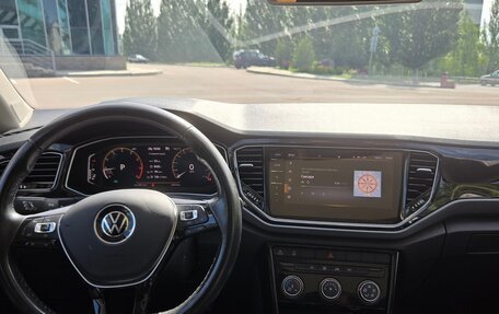 Volkswagen T-Roc I, 2020 год, 2 300 000 рублей, 15 фотография
