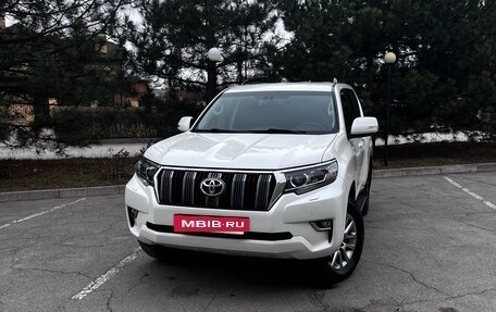 Toyota Land Cruiser Prado 150 рестайлинг 2, 2018 год, 5 100 000 рублей, 3 фотография