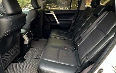 Toyota Land Cruiser Prado 150 рестайлинг 2, 2018 год, 5 100 000 рублей, 26 фотография