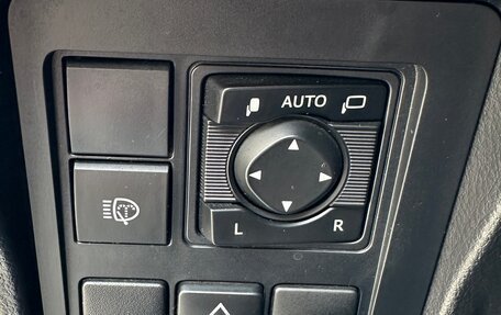 Toyota Land Cruiser Prado 150 рестайлинг 2, 2018 год, 5 100 000 рублей, 34 фотография