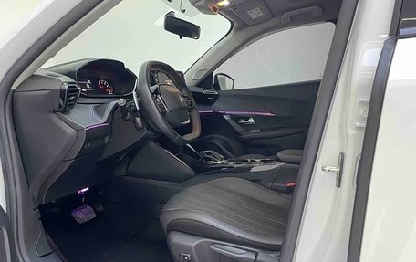 Peugeot 2008 II, 2022 год, 1 210 000 рублей, 6 фотография