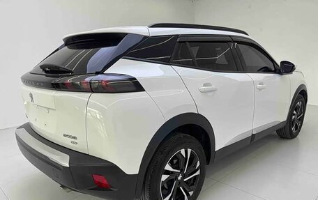 Peugeot 2008 II, 2022 год, 1 210 000 рублей, 11 фотография
