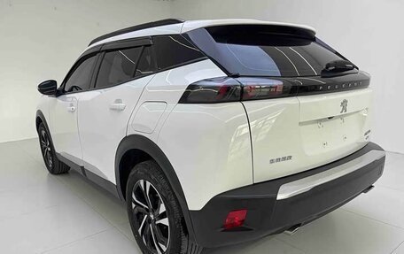 Peugeot 2008 II, 2022 год, 1 210 000 рублей, 9 фотография