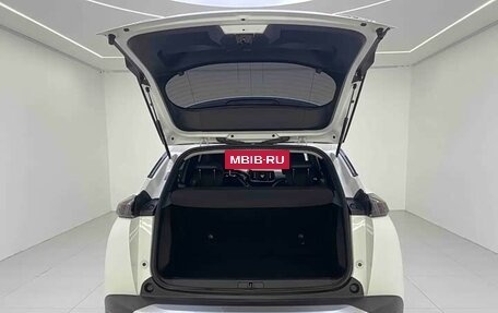 Peugeot 2008 II, 2022 год, 1 210 000 рублей, 8 фотография