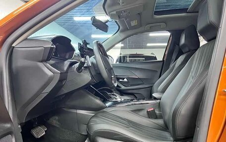 Peugeot 2008 II, 2022 год, 1 190 000 рублей, 5 фотография