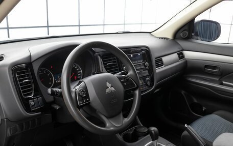 Mitsubishi Outlander III рестайлинг 3, 2013 год, 1 460 000 рублей, 9 фотография