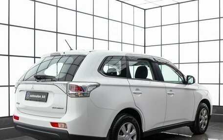 Mitsubishi Outlander III рестайлинг 3, 2013 год, 1 460 000 рублей, 4 фотография