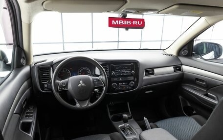 Mitsubishi Outlander III рестайлинг 3, 2013 год, 1 460 000 рублей, 10 фотография