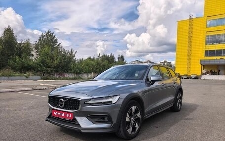 Volvo V60 Cross Country II, 2021 год, 3 549 000 рублей, 1 фотография