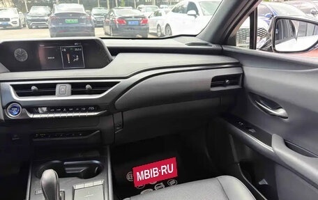 Lexus UX I, 2023 год, 2 524 000 рублей, 9 фотография