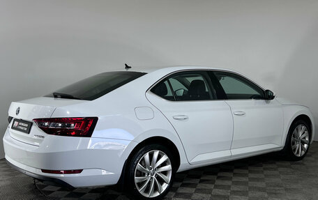 Skoda Superb III рестайлинг, 2017 год, 2 350 000 рублей, 5 фотография